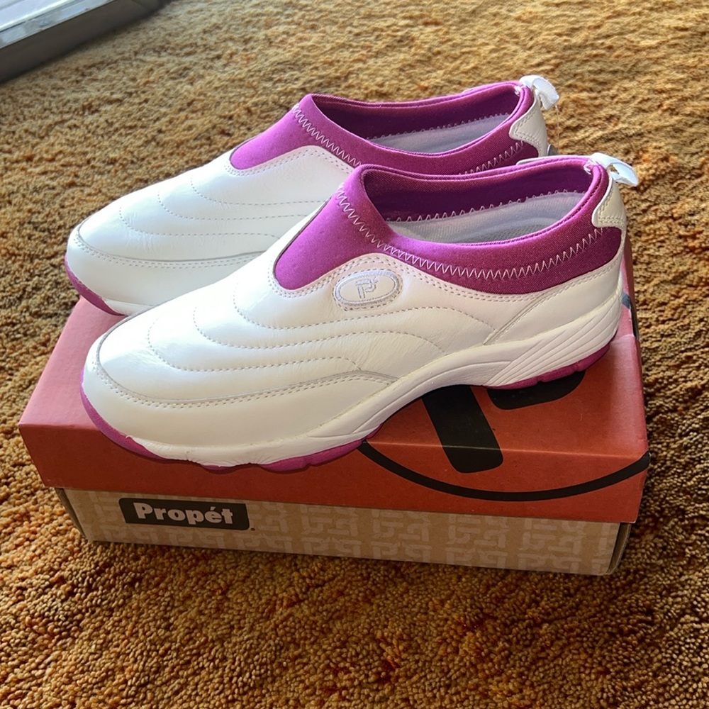 Women’s Leather Slip-on Moc